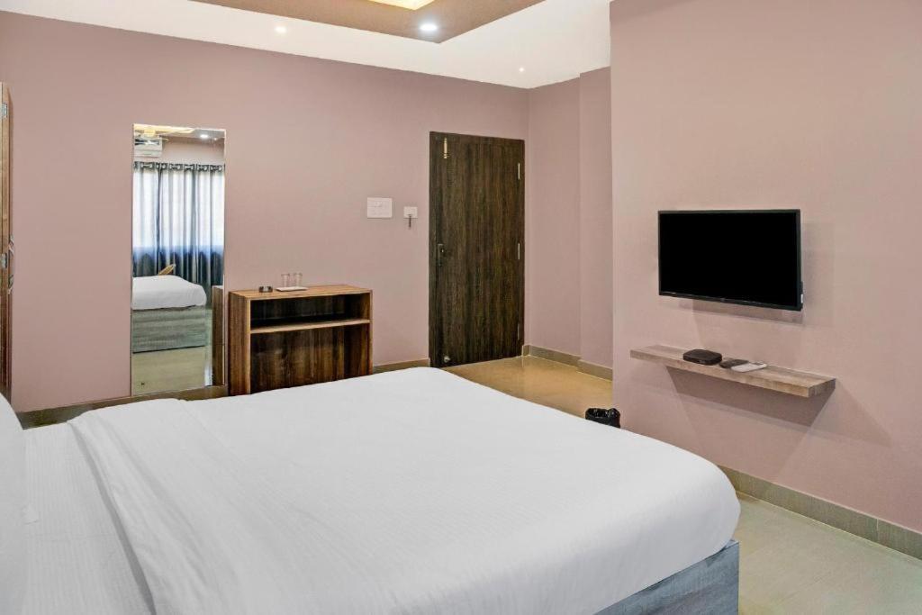Silver Regency Guwahati Exteriör bild