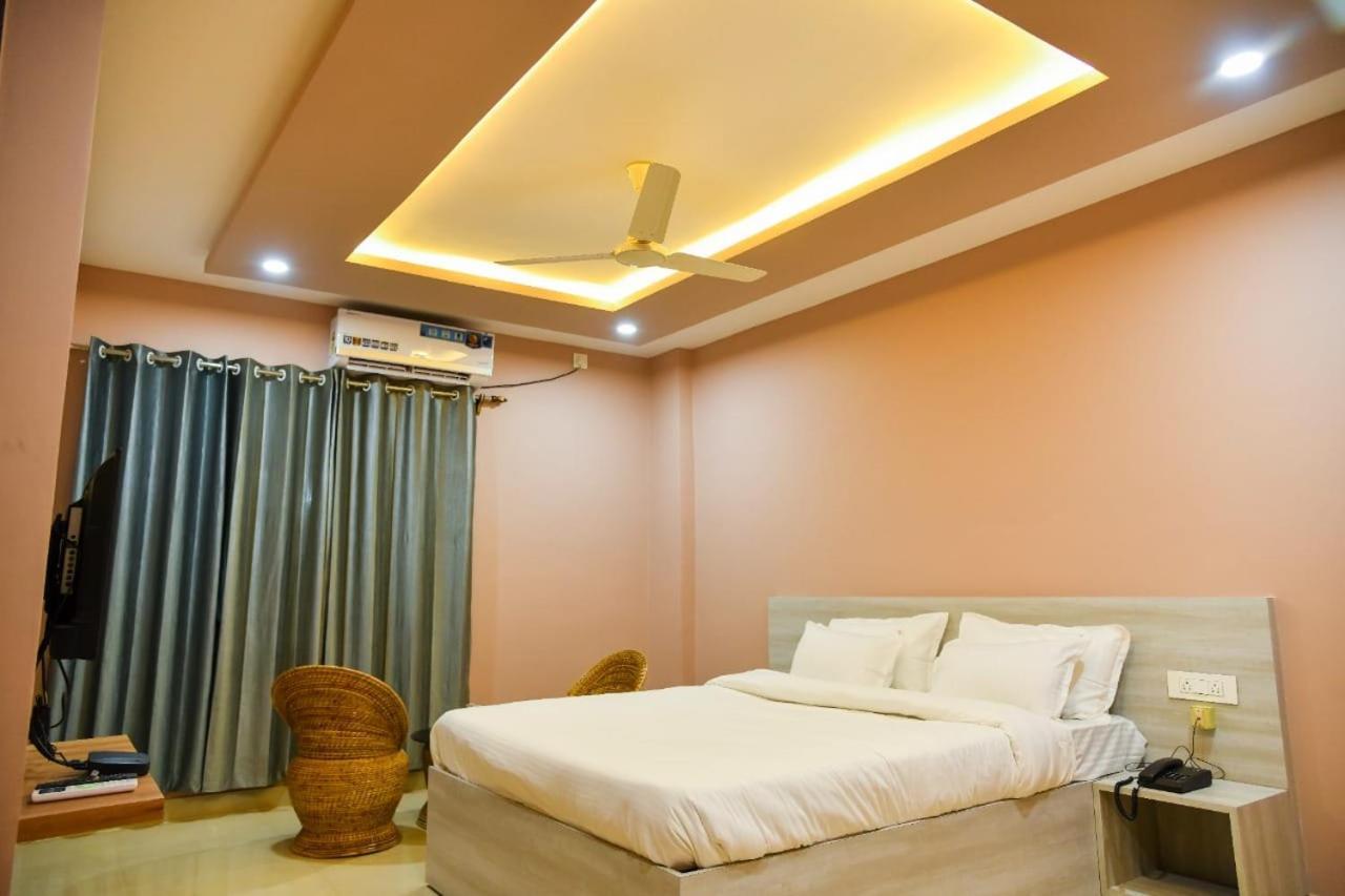 Silver Regency Guwahati Exteriör bild