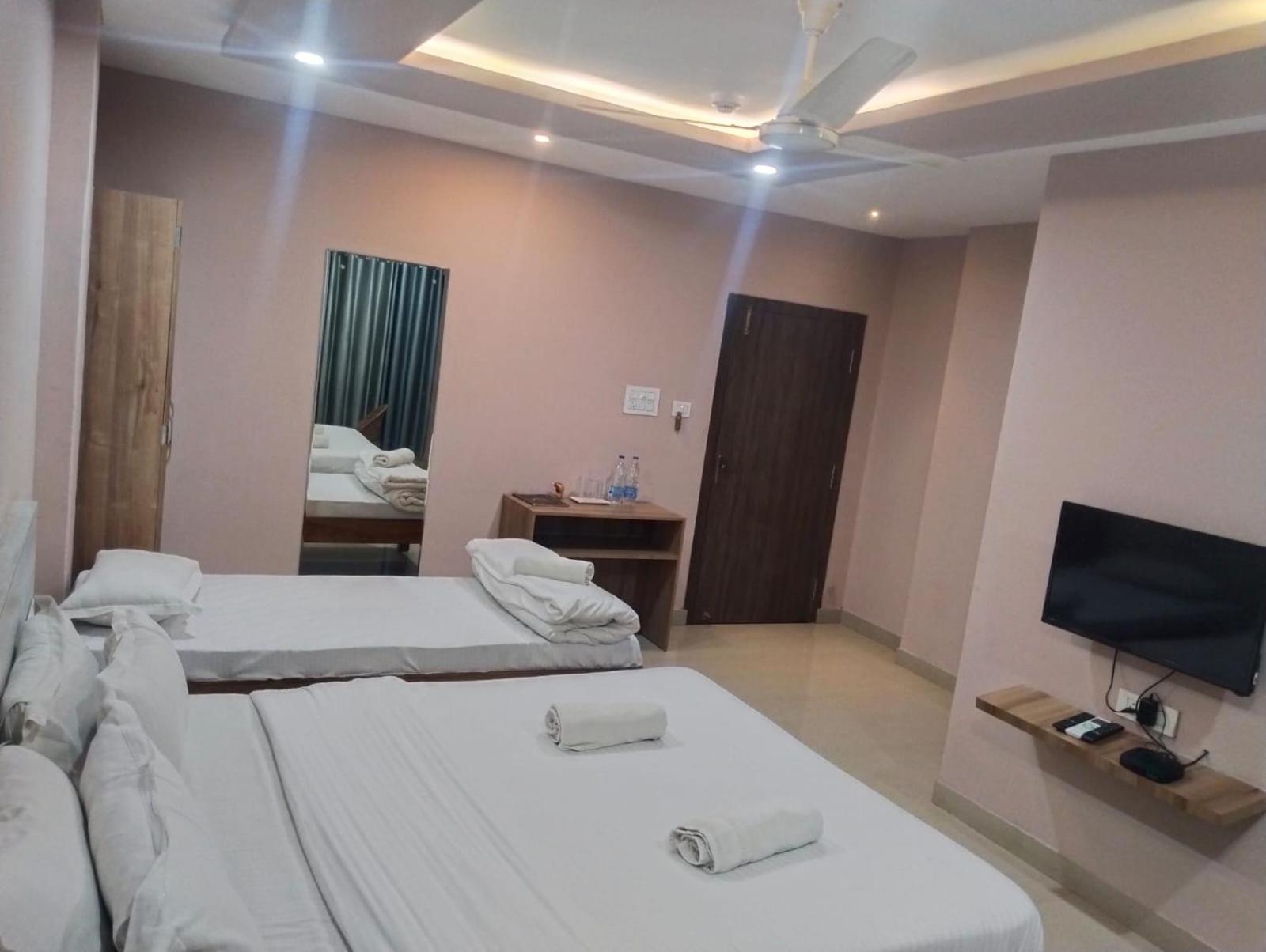 Silver Regency Guwahati Exteriör bild